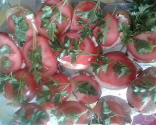 Тосты с томатами