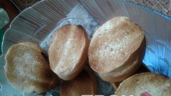 тосты с томатами