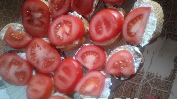 тосты с томатами