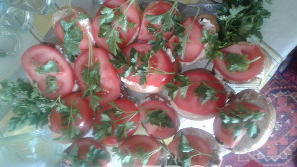 тосты с томатами