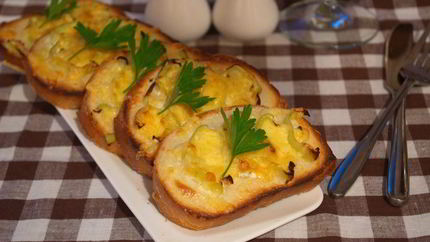 Запеченные тосты с паприкой