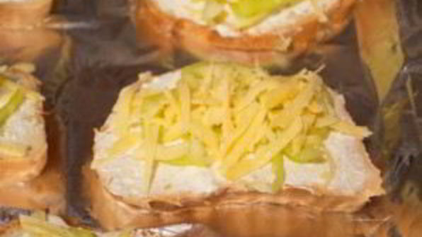 запеченные тосты с паприкой