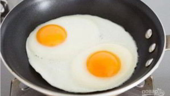 глазунья к завтраку