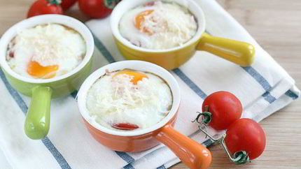 Порционная яичница с помидорами в духовке