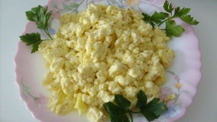 Яичница болтунья на завтрак