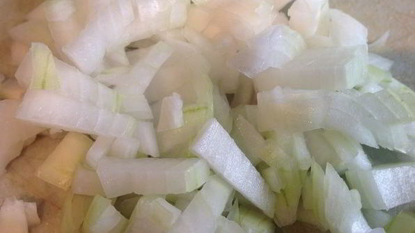 яичница и запеченный картофель с беконом и ароматными травами