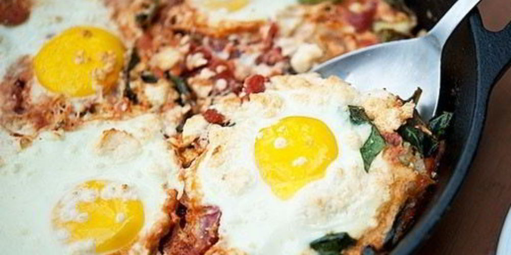 Рецепт яичницы с брынзой