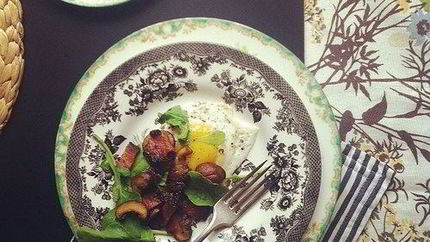 Яичница с грибами и беконом