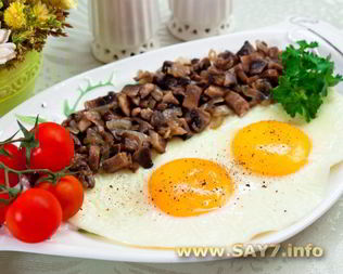 Яичница с грибами