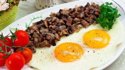 Яичница с грибами