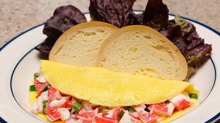 Яичница с крабовыми палочками