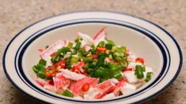 яичница с крабовыми палочками