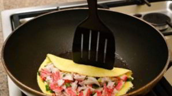 яичница с крабовыми палочками