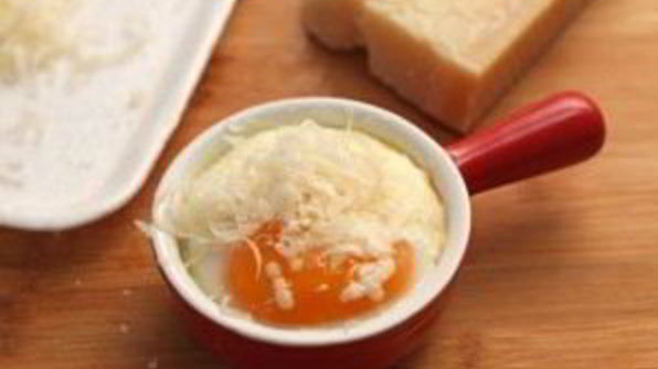 яичница с креветками и помидорами