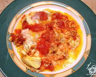 Яичница с помидорами