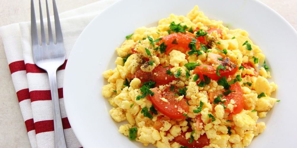 Рецепт яичницы с сыром фета