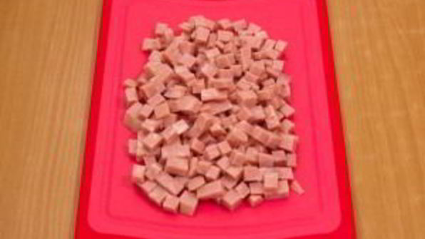 яичница с ветчиной и помидорами