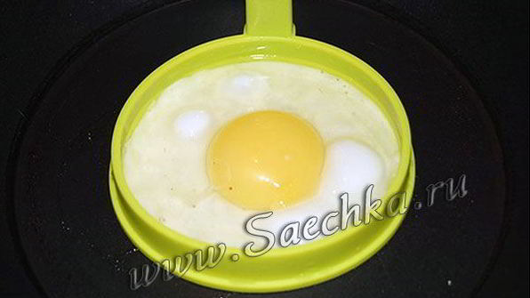 яичница со шпинатом