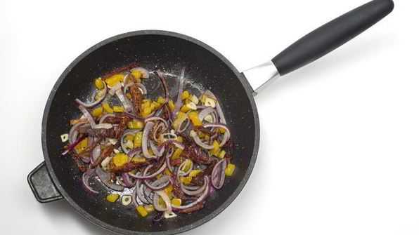 яичница со спаржей