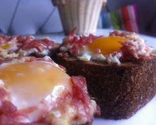 Яичница в хлебном стакане