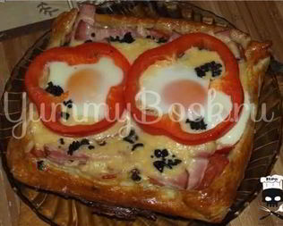 Яичница в слоеном тесте