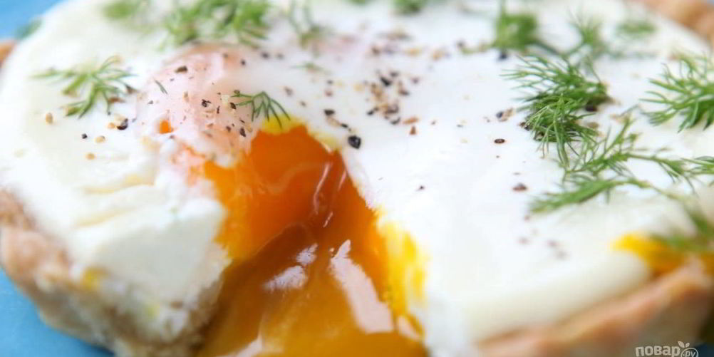 Рецепт яйца, запеченного в сметане