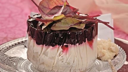 Закуска из белой рыбы со свеклой