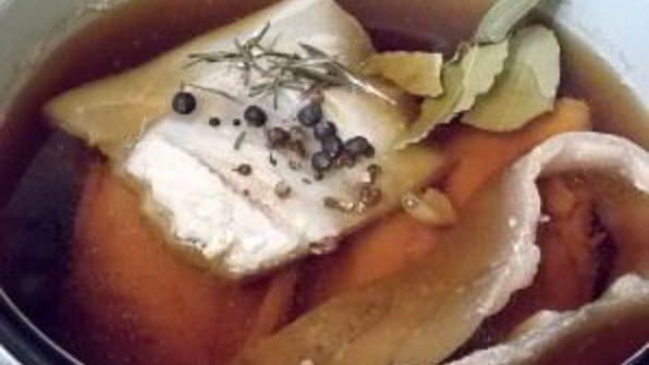 закуска из свиных шкурок таежная