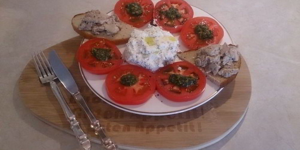 Рецепт закуски из томатов и творога