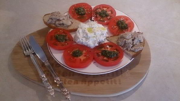 закуска из томатов и творога