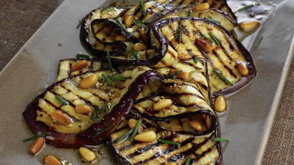 Закуска из жареных баклажанов