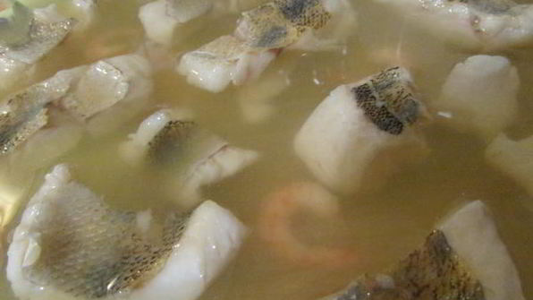 заливное из судака и креветок