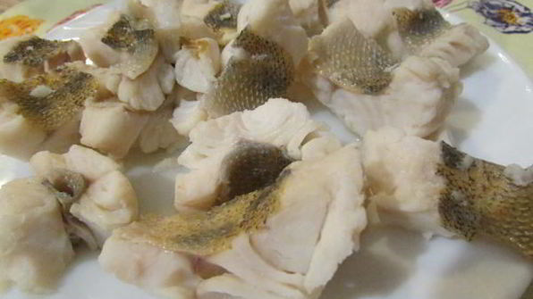 заливное из судака и креветок