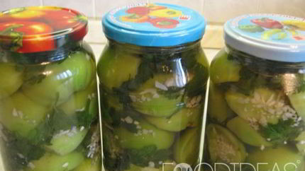 Зеленые помидоры с хреном