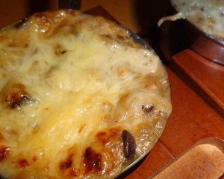 Баклажанный жюльен с грибами