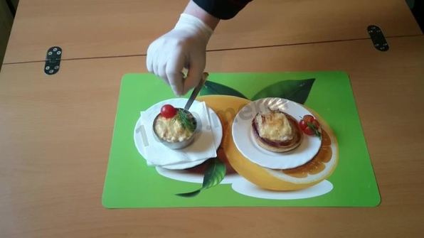 куриный жульен в слоеном тесте в воловане