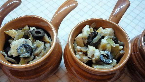 куриный жюльен с грибами и специями