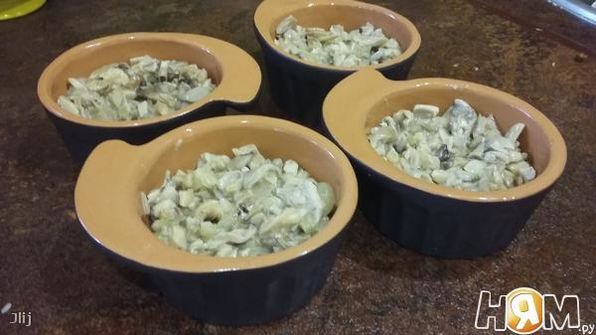 жульен из грибов под яйцом